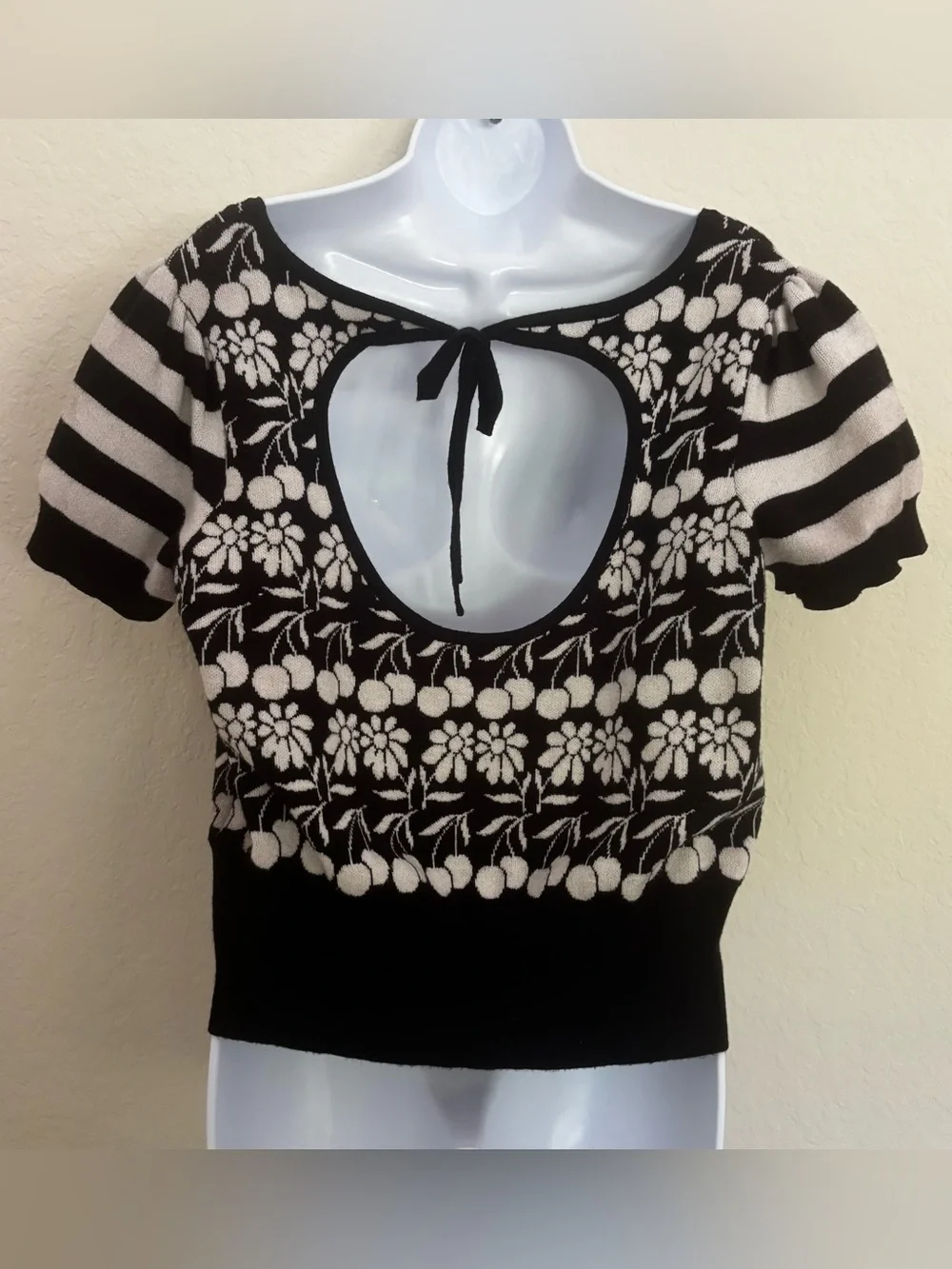Maeve by Anthropology Trixie Knit Crop Sweater Black & White Daisy & Cherry XL - Picture 3 of 7